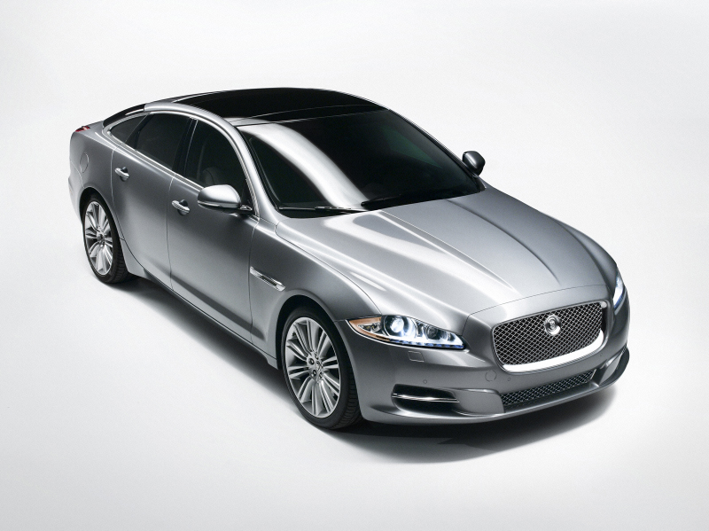 Illustration for article titled 2010 Jaguar XJ: The New Cat Revealed!